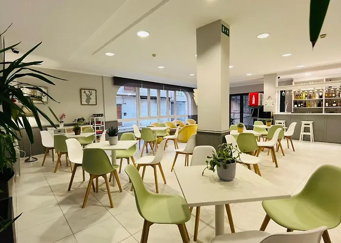 布兰多明酒店 2* 阿罗萨新镇